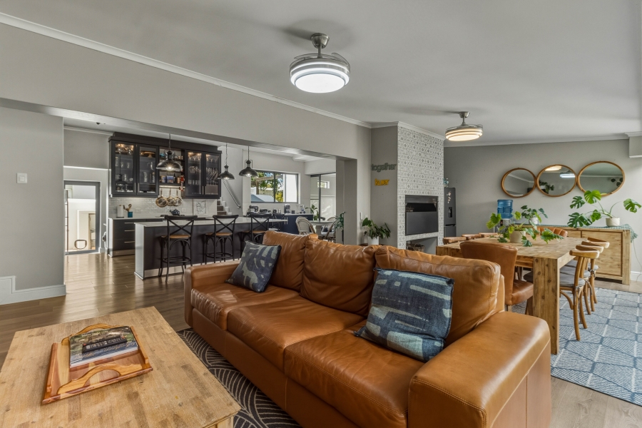 To Let 4 Bedroom Property for Rent in Schonenberg Western Cape